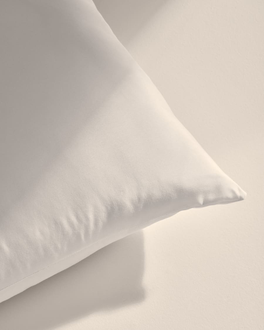 Nyla microfibre pillow 70 x 40 cm