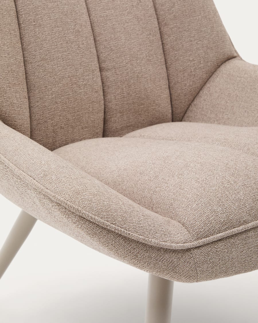 Marlina armchair in beige chenille fabric with steel legs in a grey matte paint finish
