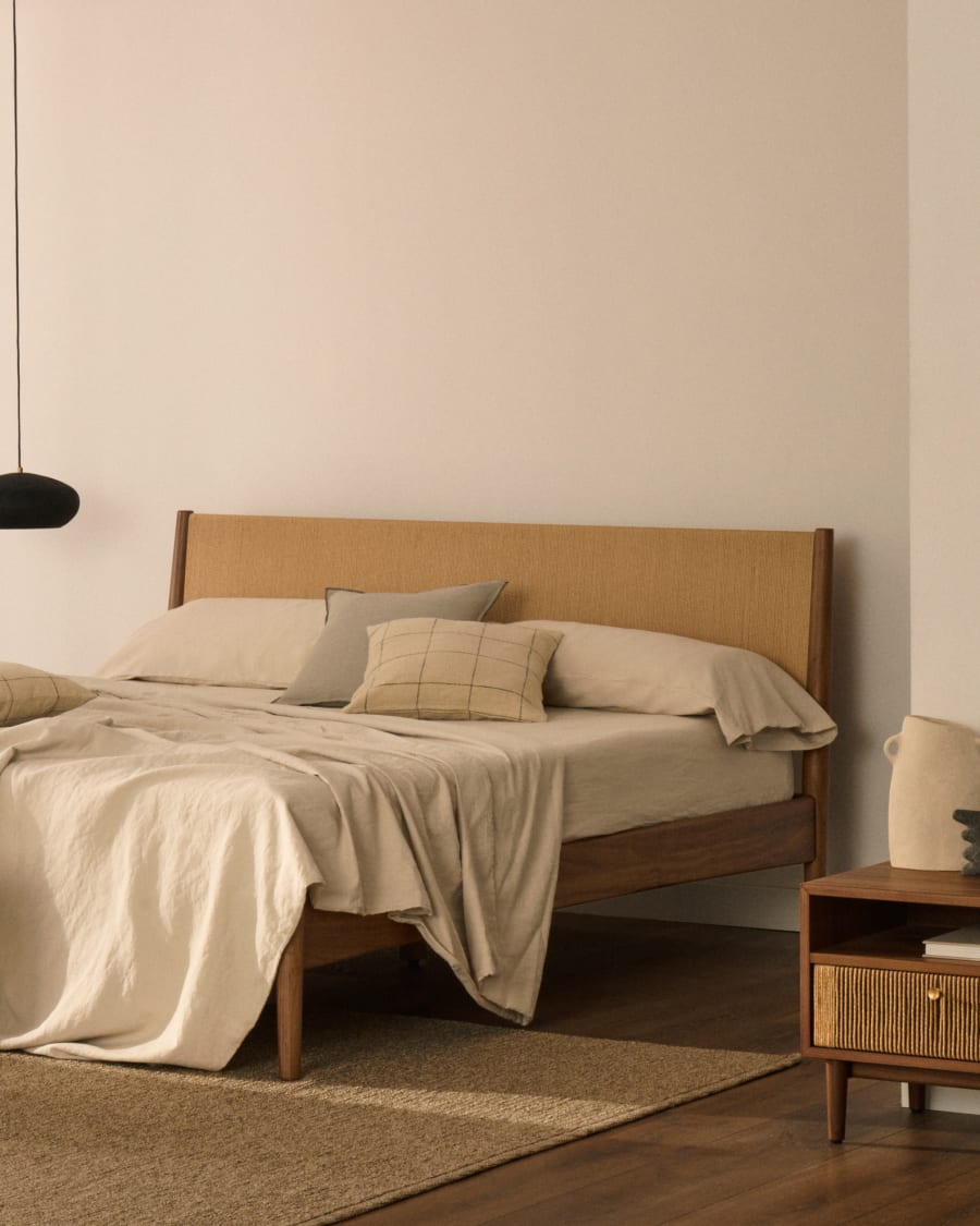 Elan bed in veneer and solid walnut wood with cord mattress 152 x 203 cm FSC Mix Credit