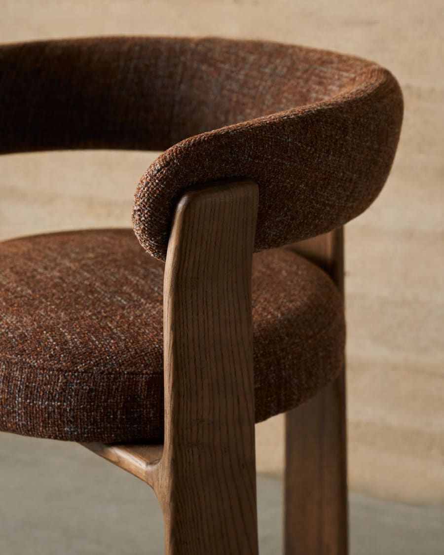 Granite 3-legged chair in brown chenille and with solid ash wood in a walnut finish FSC 100%