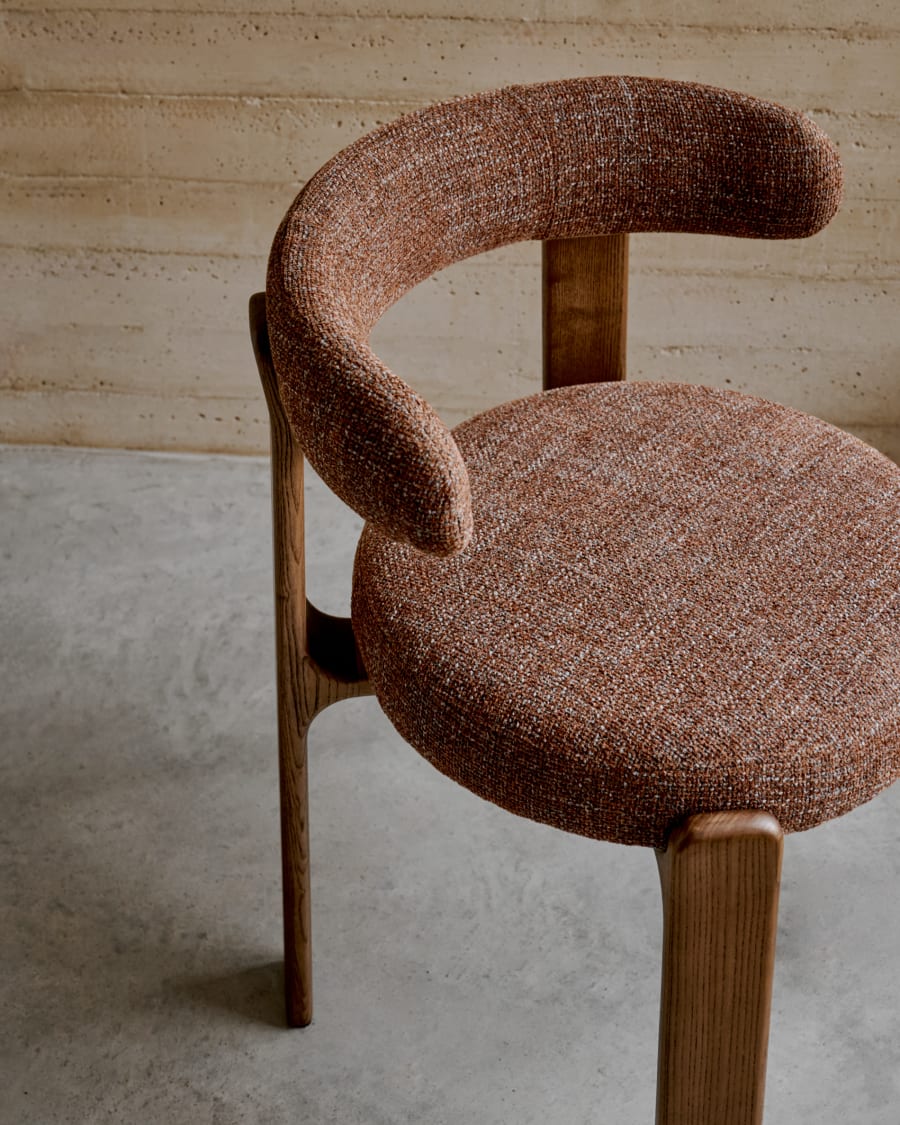 Granite chair in brown chenille and with solid ash wood in a walnut finish FSC 100%