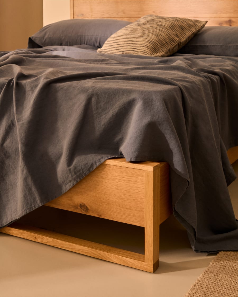Letto Alguema con impiallacciatura in rovere e finitura naturale per materasso 180 x 200 cm