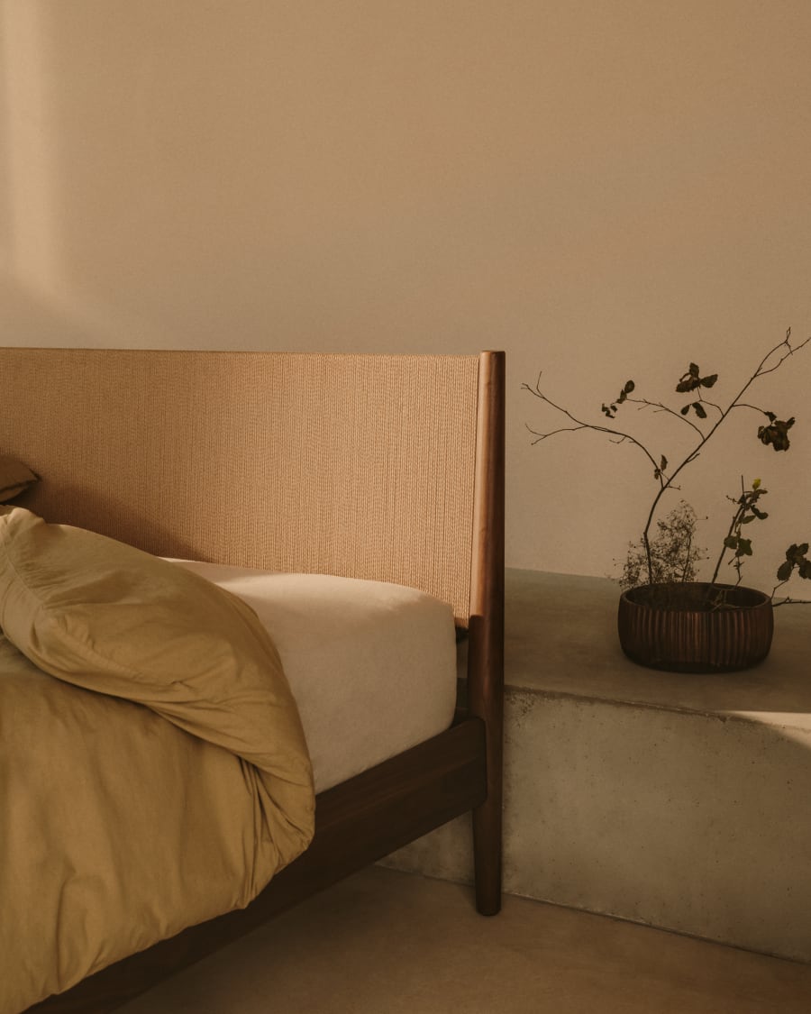 Elan bed in veneer and solid walnut wood with cord mattress 183 x 203 cm FSC Mix Credit