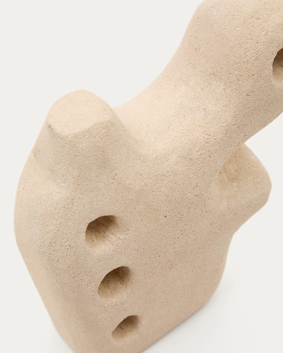 Skulptur Arif aus Stein mit beigefarbenem Finish 20 cm