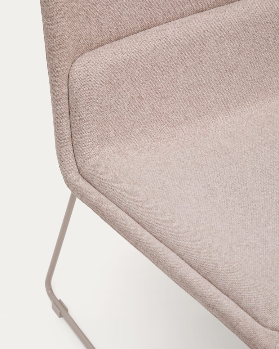 Zahara beige armchair and steel in a beige finish, 100% FSC