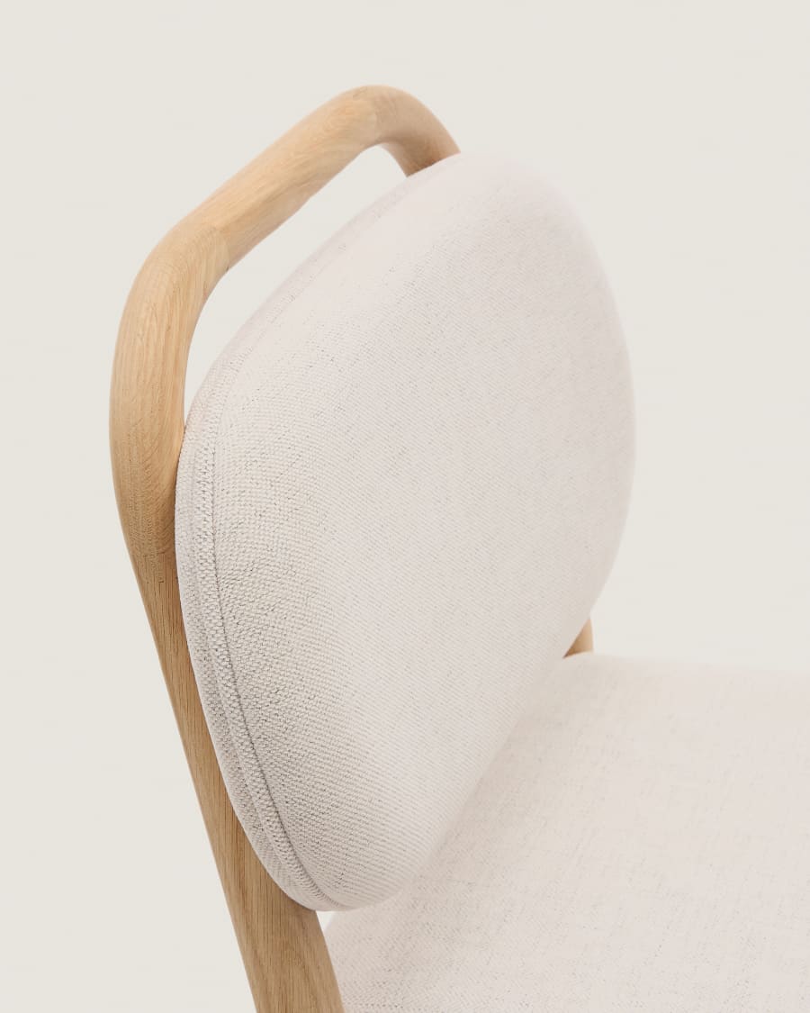 Helda stool in beige chenille and solid oak wood FSC Mix Credit 65 cm