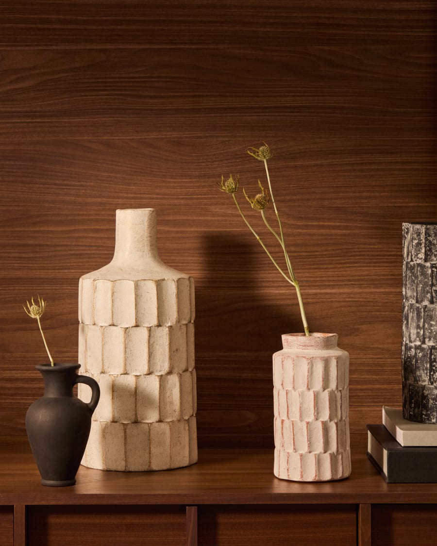 Arisa white, papier mâché vase, 22 cm
