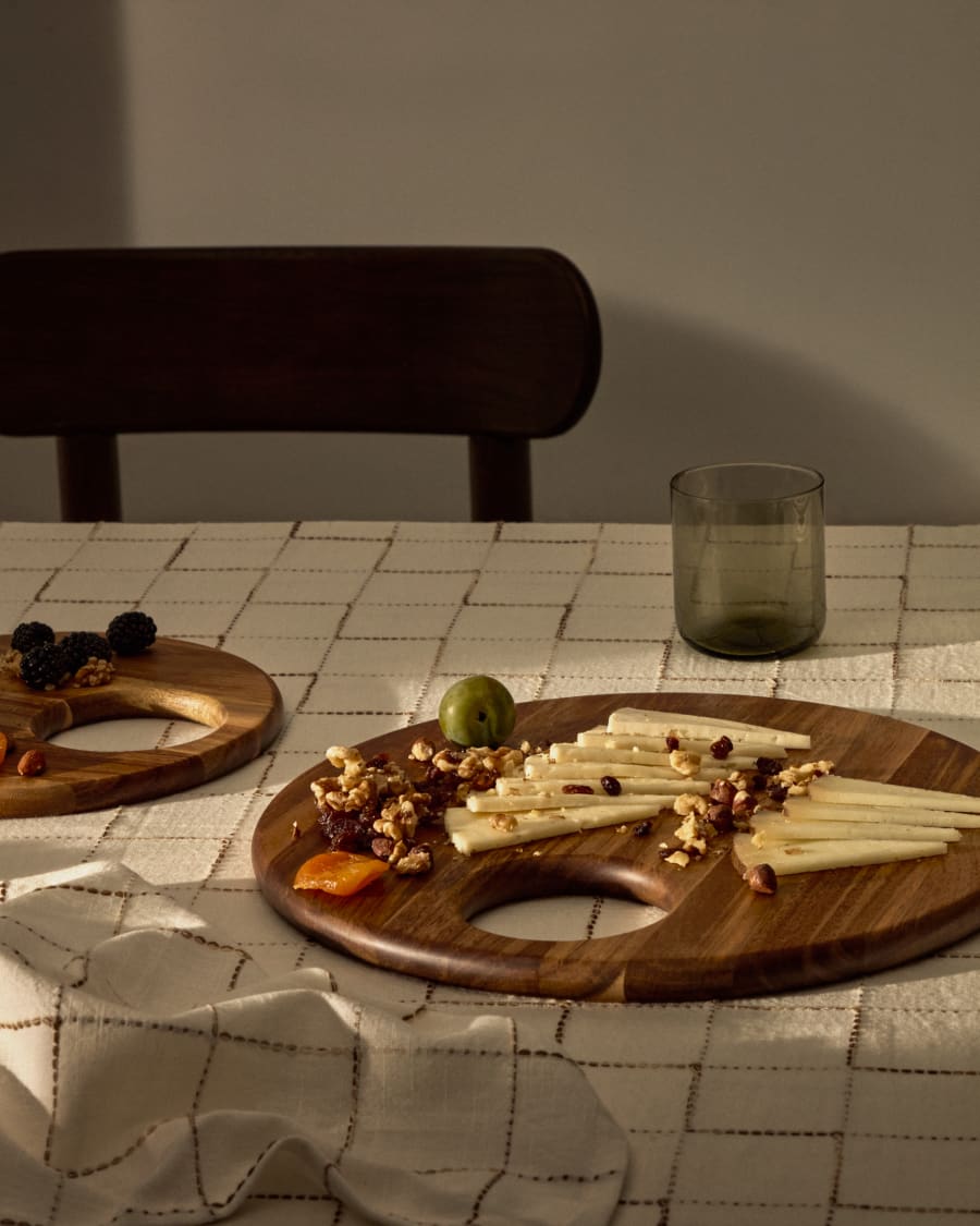 Klot medium-sized serving board made of acacia wood FSC 100%