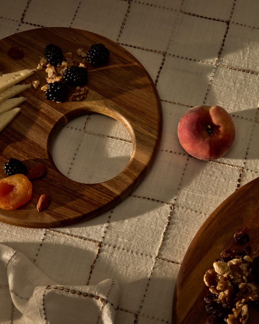 Klot small-sized serving board made of acacia wood FSC 100%