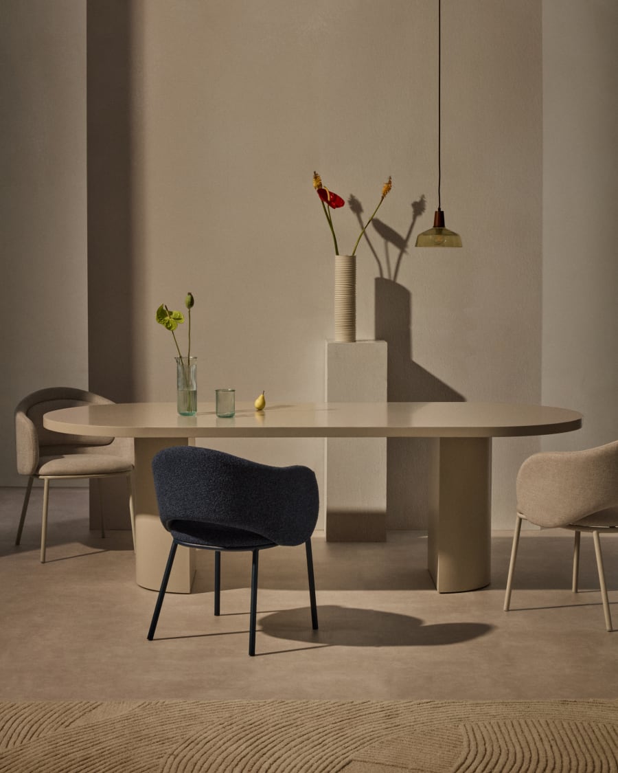 Tisch Nealy aus lackiertem MDF mit eierschalfarbenem Finish 240 x 100 cm