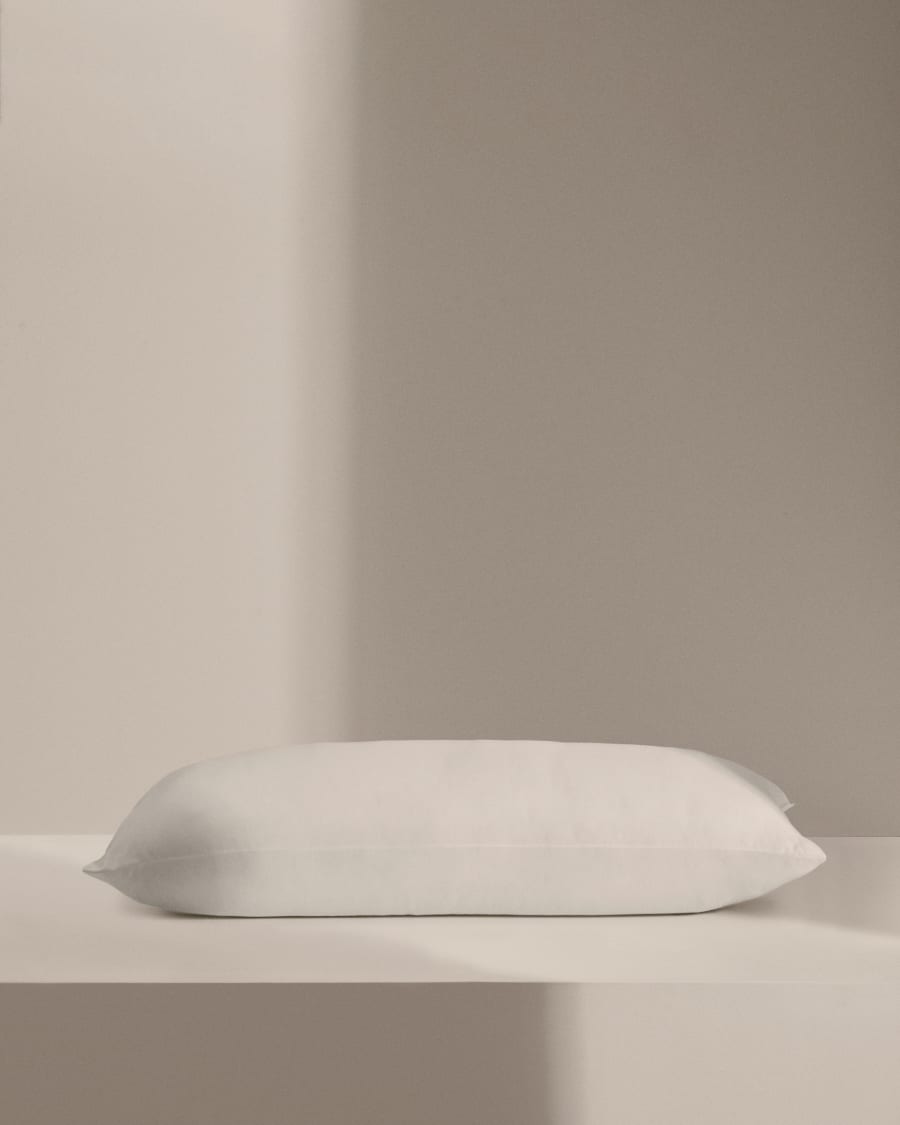 Duca pillow with 10% down and 90% feather 80 x 40 cm