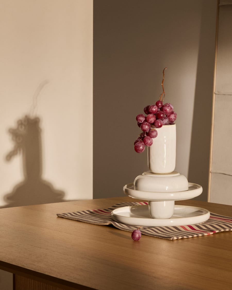 White ceramic Uilo flat plate