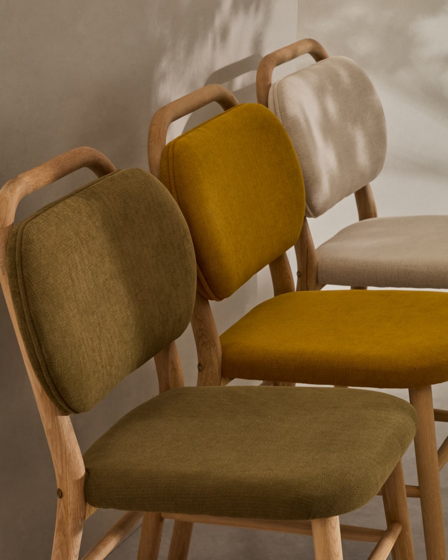 Helda chair in beige chenille and solid oak wood FSC Mix Credit
