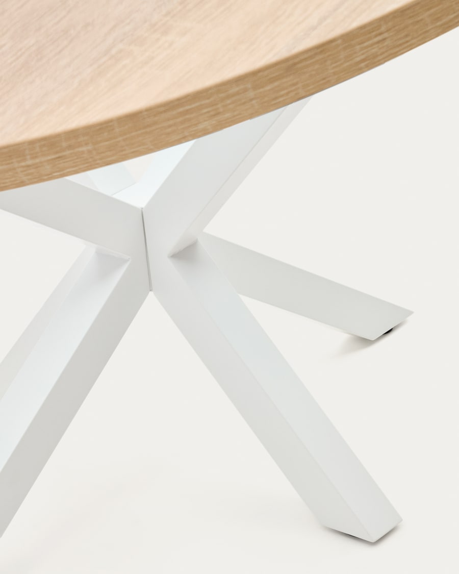 Argo round table with oak-effect melamine top and white-finished steel legs, Ø120 cm