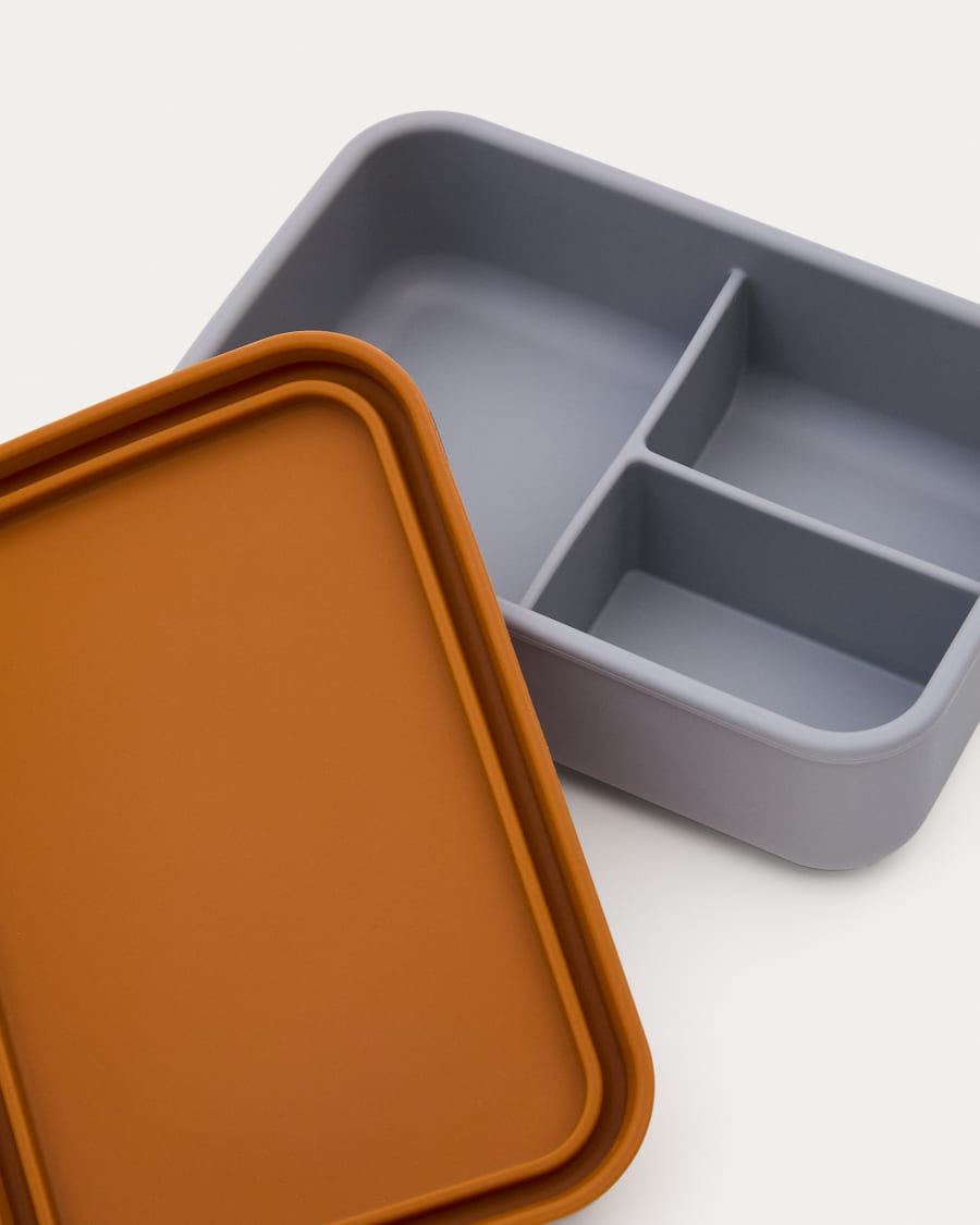 Lili lunch box in orange and blue silicone