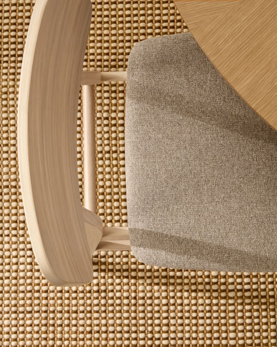 Selia chair in oak veneer, solid rubber wood, and light grey upholstery