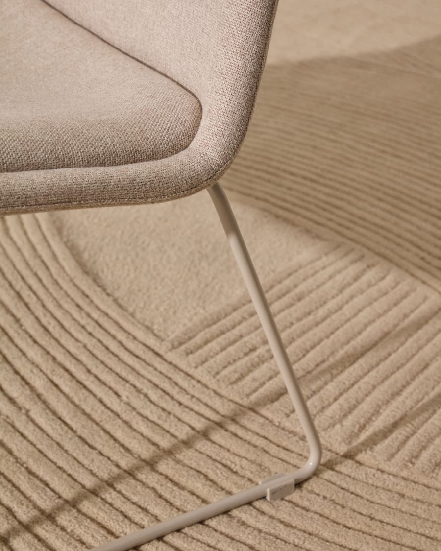 Zahara beige armchair and steel in a beige finish, 100% FSC