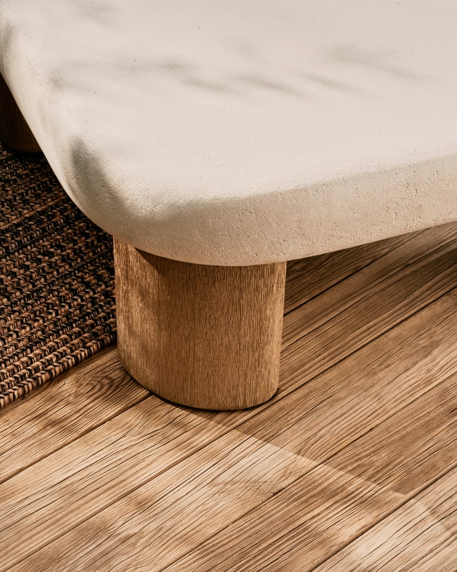 Labra coffee table in cement and acacia wood 80 x 80cm