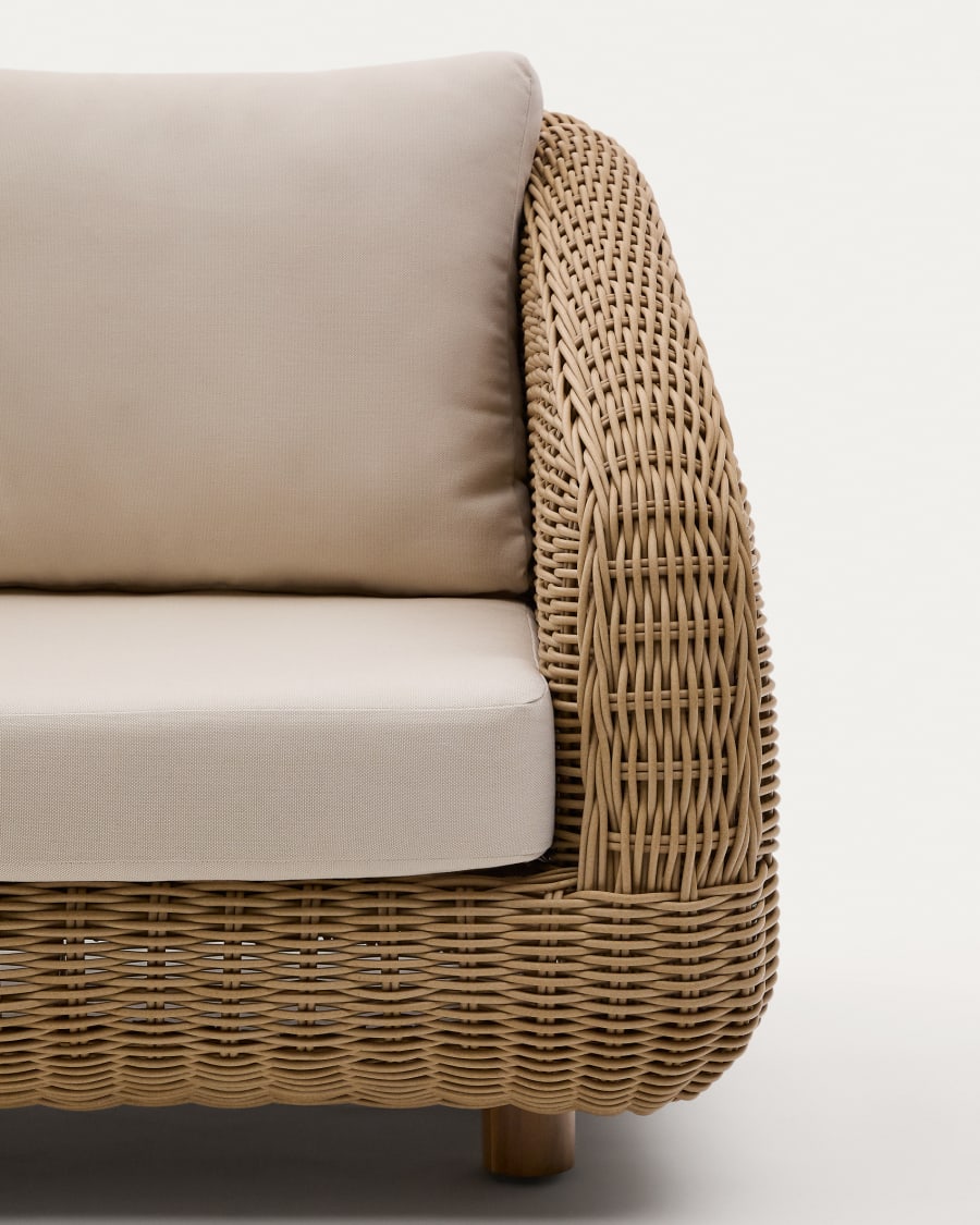 Sessel Meria aus synthetischem Rattan und Beine aus massivem Akazienholz FSC 100%