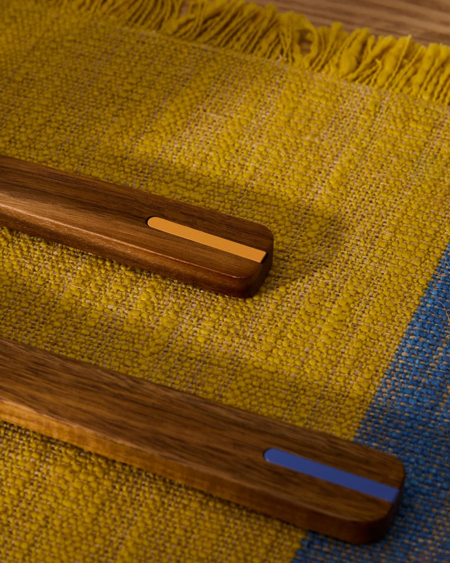 Zairin spoon with a hole in FSC 100% acacia wood and metal
