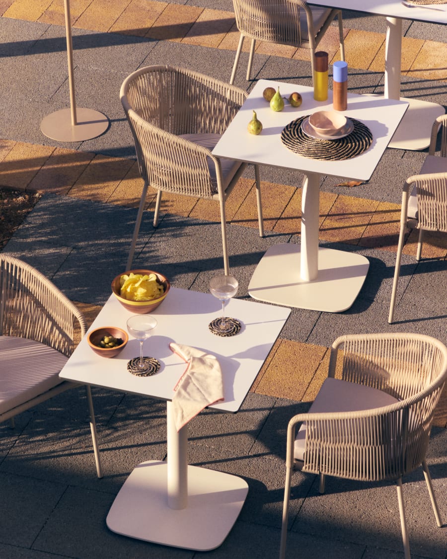Dina outdoor table in white with metal leg in a painted white finish, 68 x 68 x 70 cm