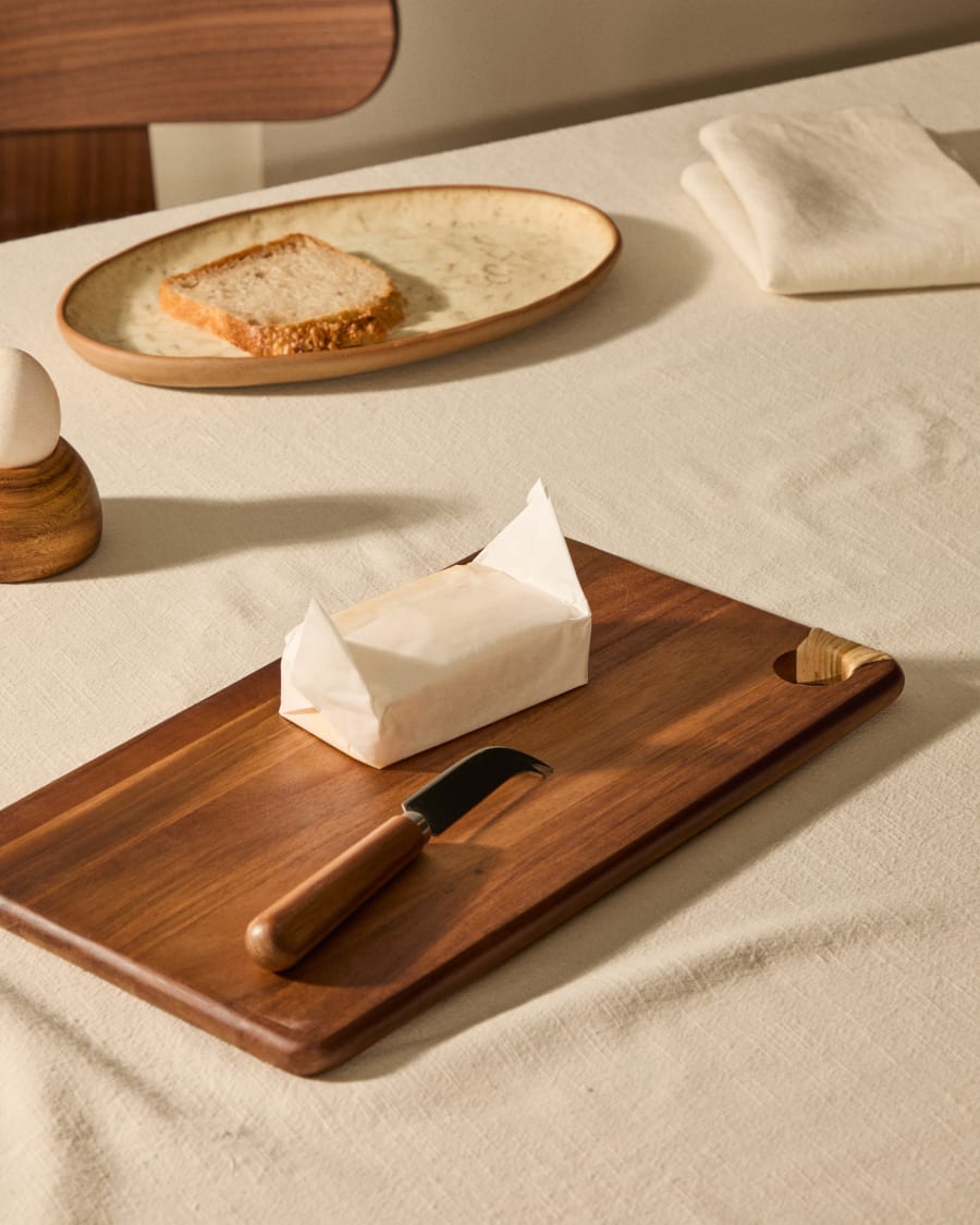 Sardis serving board in FSC 100% acacia wood and rattan 35 x 20 cm