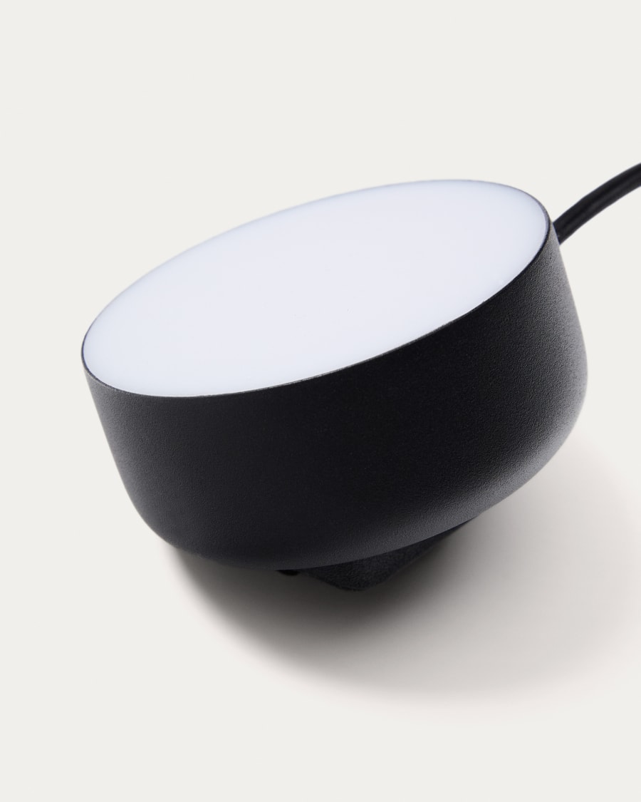 Lichtpunkt Orey aus schwarzem Metall