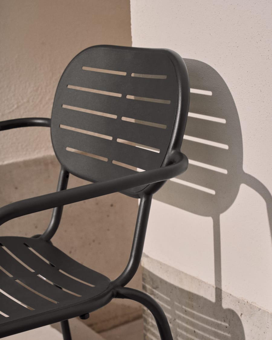 Brai stackable outdoor chair with armrests in dark grey galvanised steel