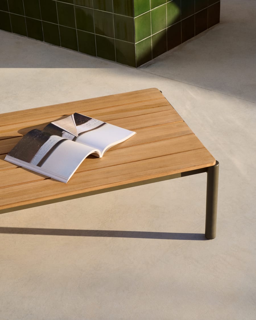 Couchtisch Sorells aus grünem Aluminium und Teakholz 63 x 144,6 cm FSC 100%
