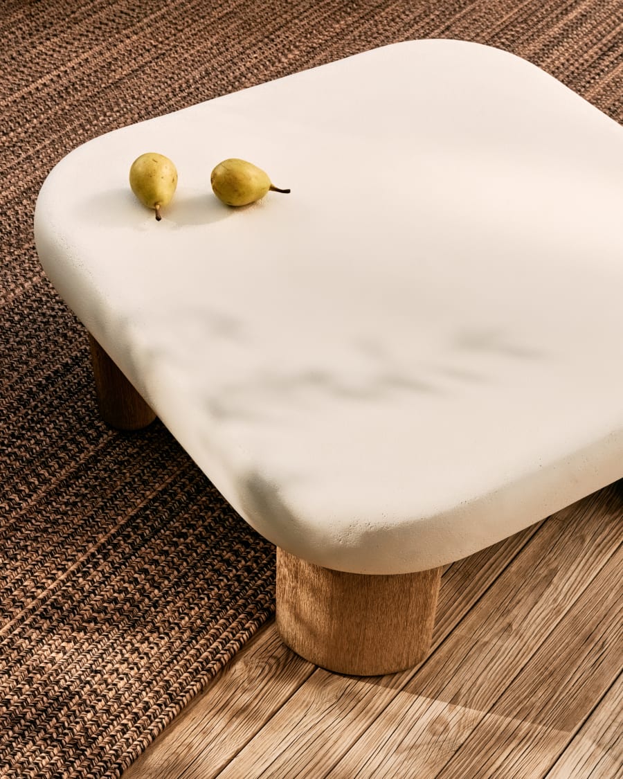 Labra coffee table in cement and acacia wood 80 x 80cm