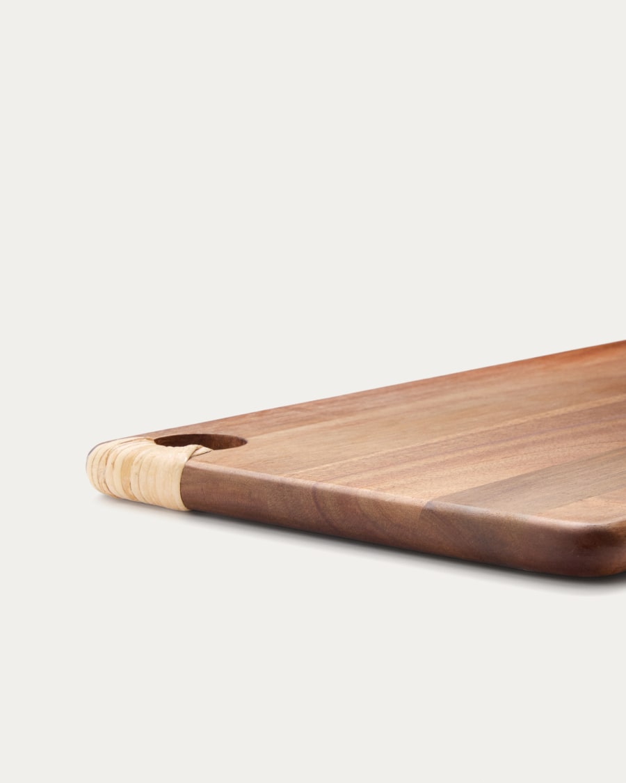 Sardis serving board in FSC 100% acacia wood and rattan 35 x 20 cm