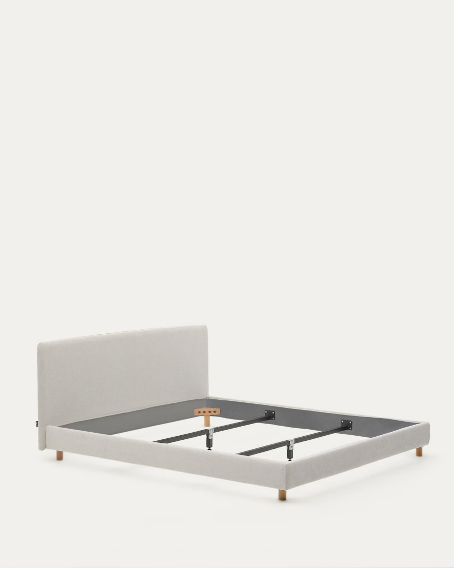 Abziehbares Bett Valma aus perlfarbener Chenille mit Beinen aus massivem Buchenholz für Matratze von 180 x 200 cm