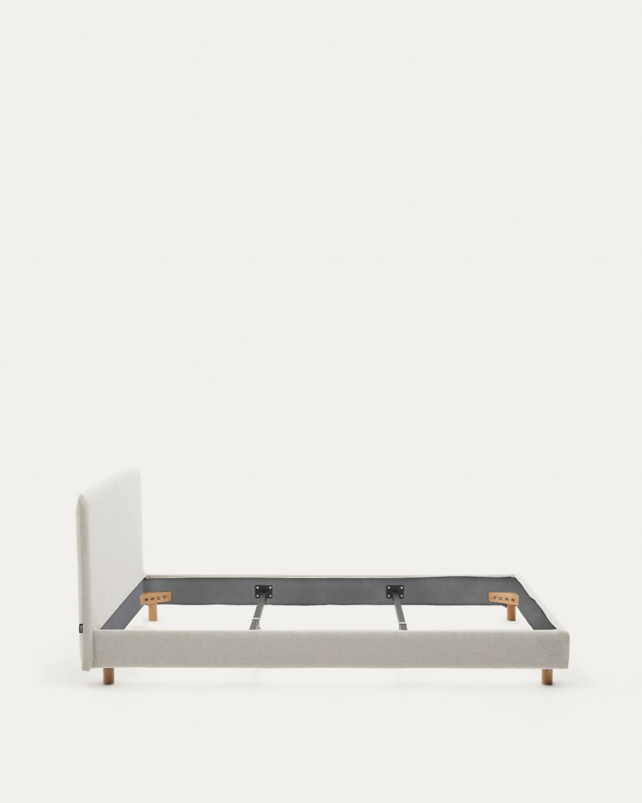 Abziehbares Bett Valma aus perlfarbener Chenille mit Beinen aus massivem Buchenholz für Matratze von 180 x 200 cm