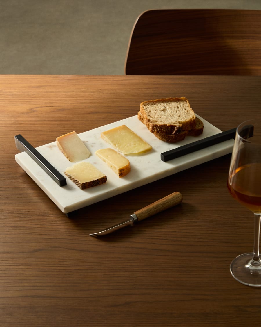 Vira serving board in white marble and black metal