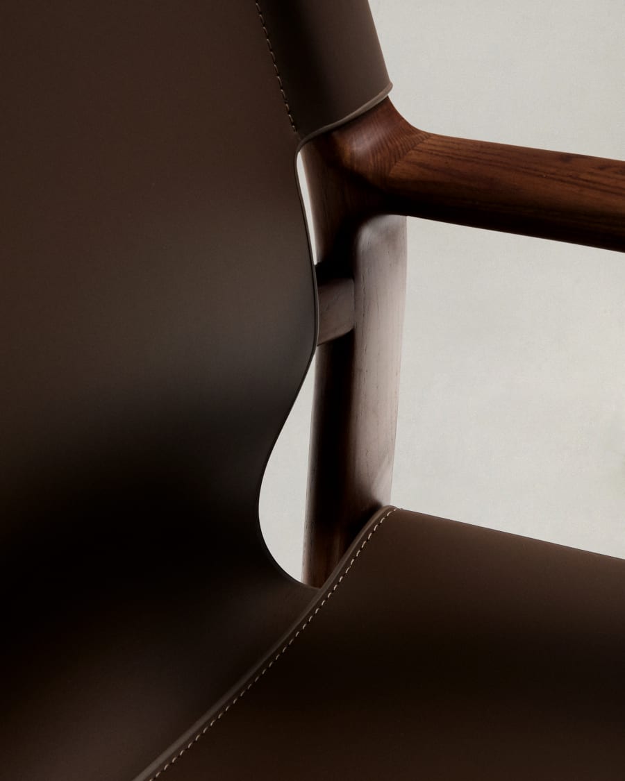 Jan chair made of dark brown recycled leather fibres and FSC 100% solid ash wood with walnut-coloured finish