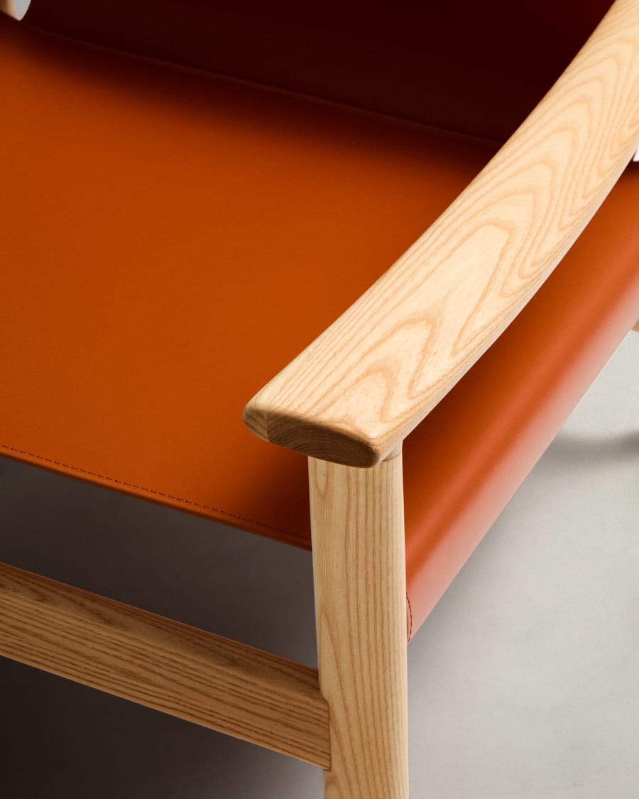 Jan armchair made of light brown recycled leather fibres and FSC 100% solid ash wood with natural tone finish