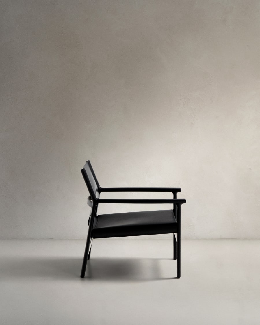Jan armchair made of black recycled leather fibres and FSC 100% solid ash wood with black finish