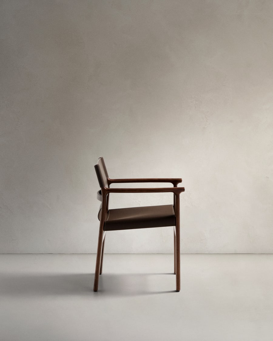 Jan chair made of dark brown recycled leather fibres and FSC 100% solid ash wood with walnut-coloured finish