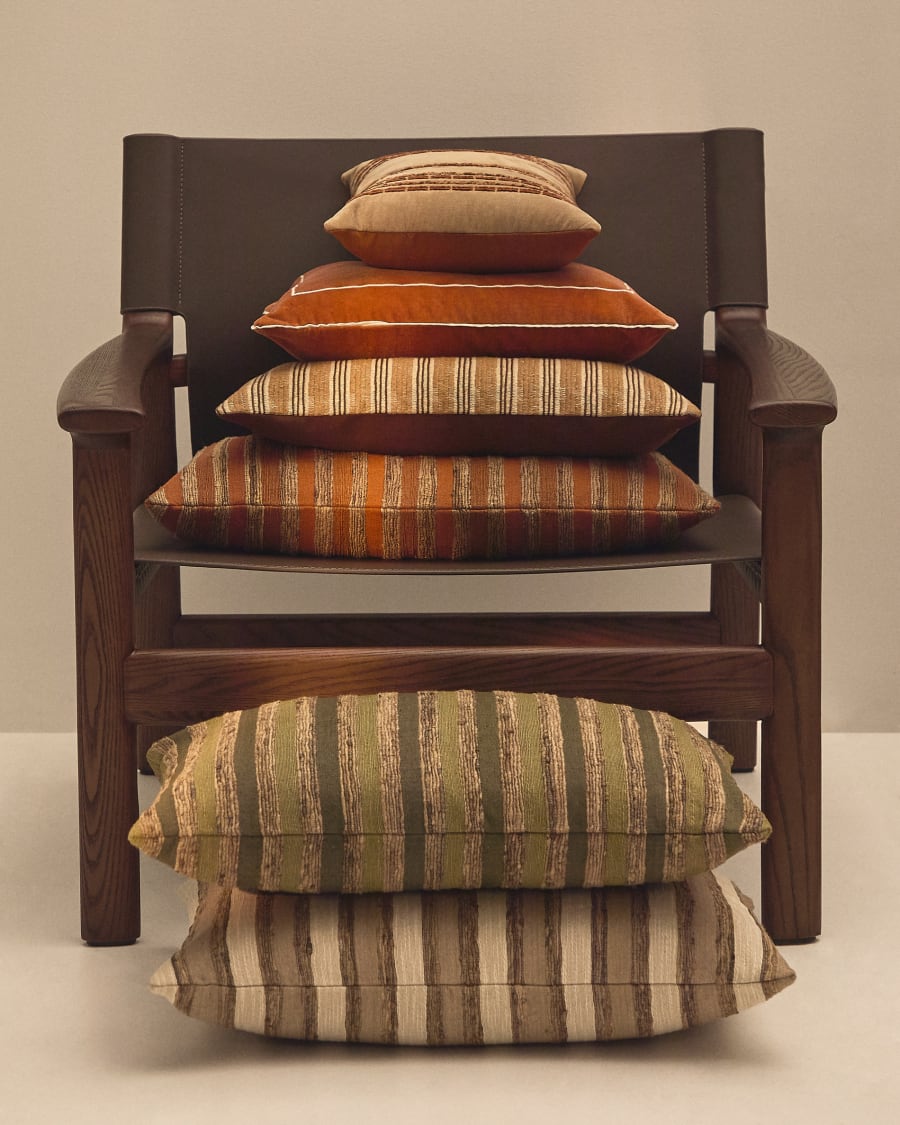 Fodera per cuscino Amela in velluto con righe ricamate beige 50 x 30 cm