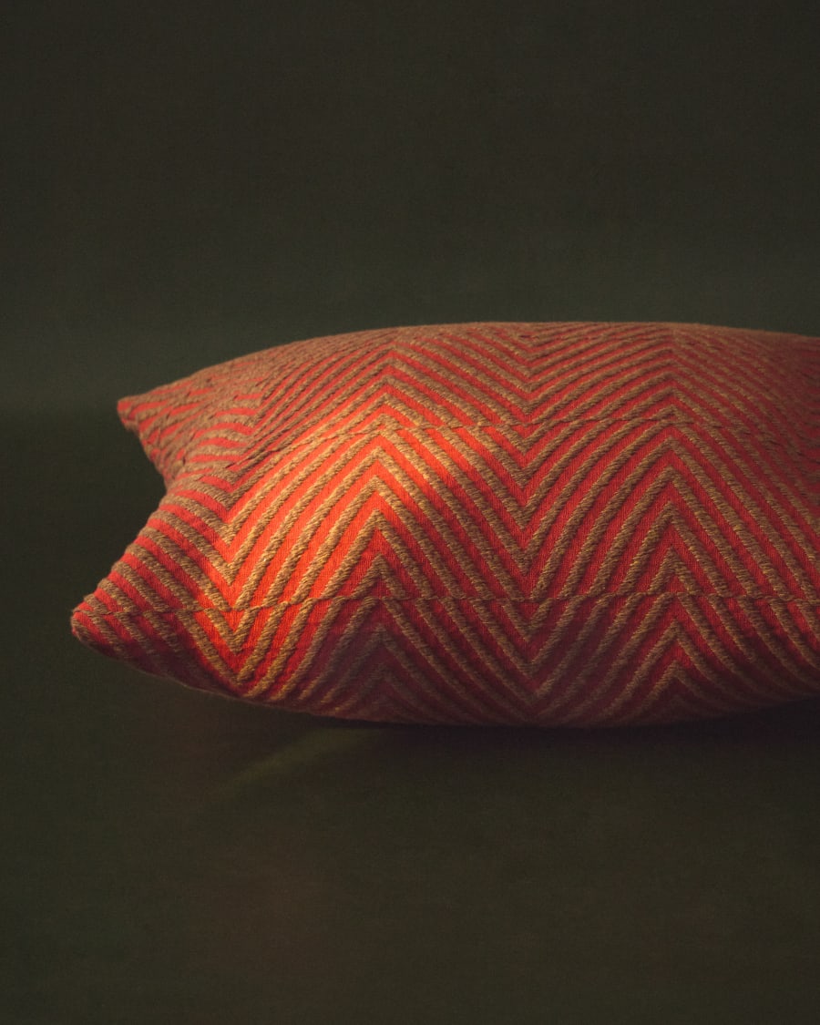 Housse de coussin Lunver en jacquard chevron rouge 50 x 50 cm