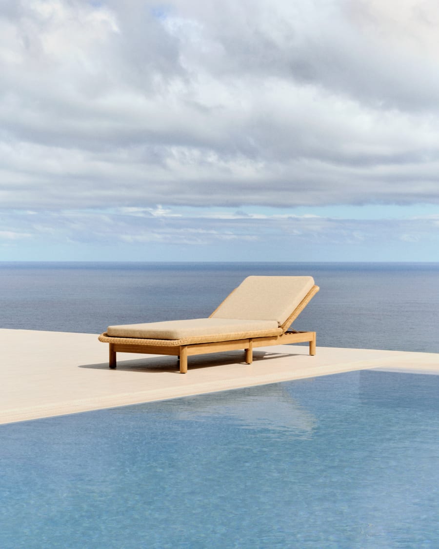 Galea sun lounger in FSC 100% solid teak wood and synthetic rattan