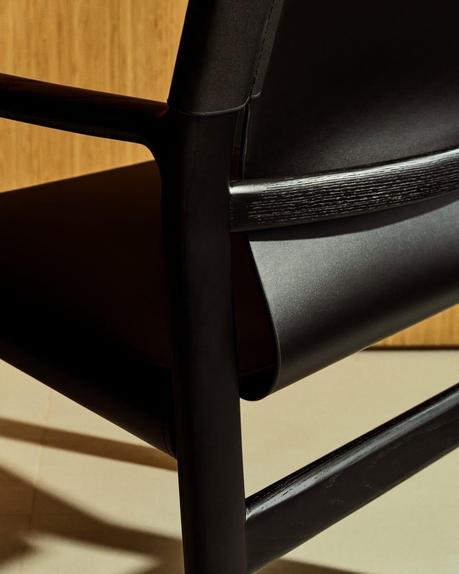 Jan chair made of black recycled leather fibres and FSC 100% solid ash wood with black finish