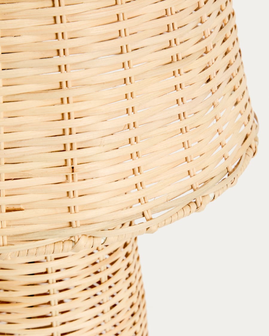 Neuda rattan table lamp with light finish