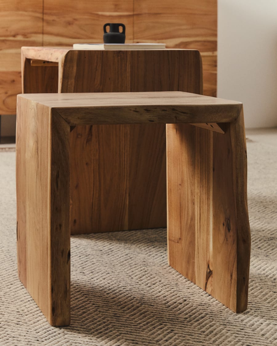 2er-Set Beistelltische Lomiri aus massivem Akazienholz mit gebleichtem Finish 50 x 42 cm / 34 x 42 cm