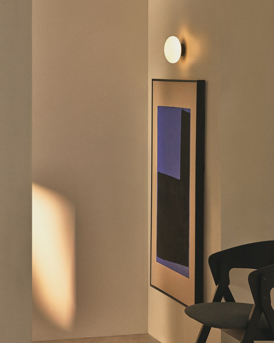 Bamila wall lamp in smoked glass and black metal Ø15cm