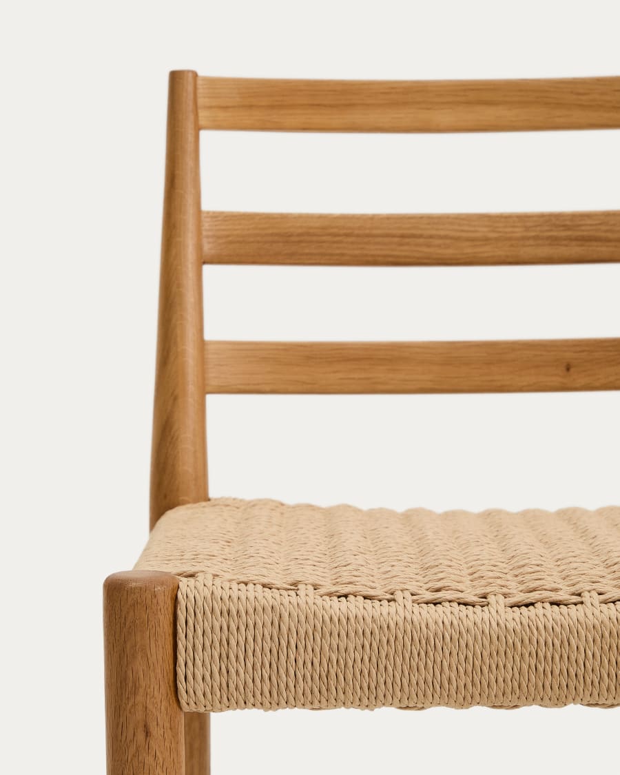 Analy Hocker Rückenlehne massives Eichenholz Finish in Naturton und Sitzfläche Seil 65 cm FSC 100 %.