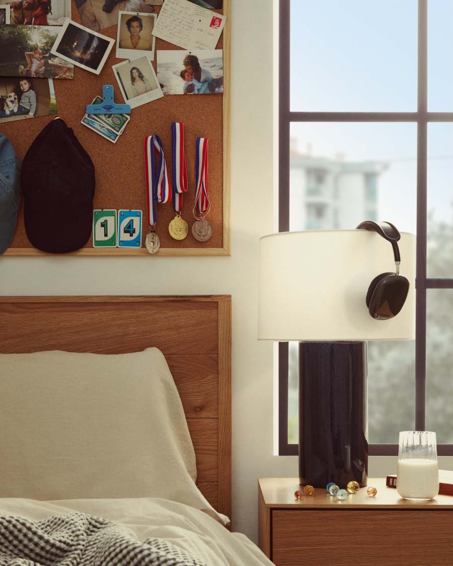 Łóżko Alguema fornir dębowy z naturalnym wykończeniem pod materac o wymiarach 90 x 190 cm