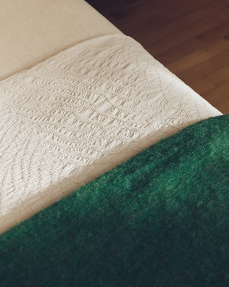 Raylo bedspread in 100% cotton with striped structure for 150/160 cm bed