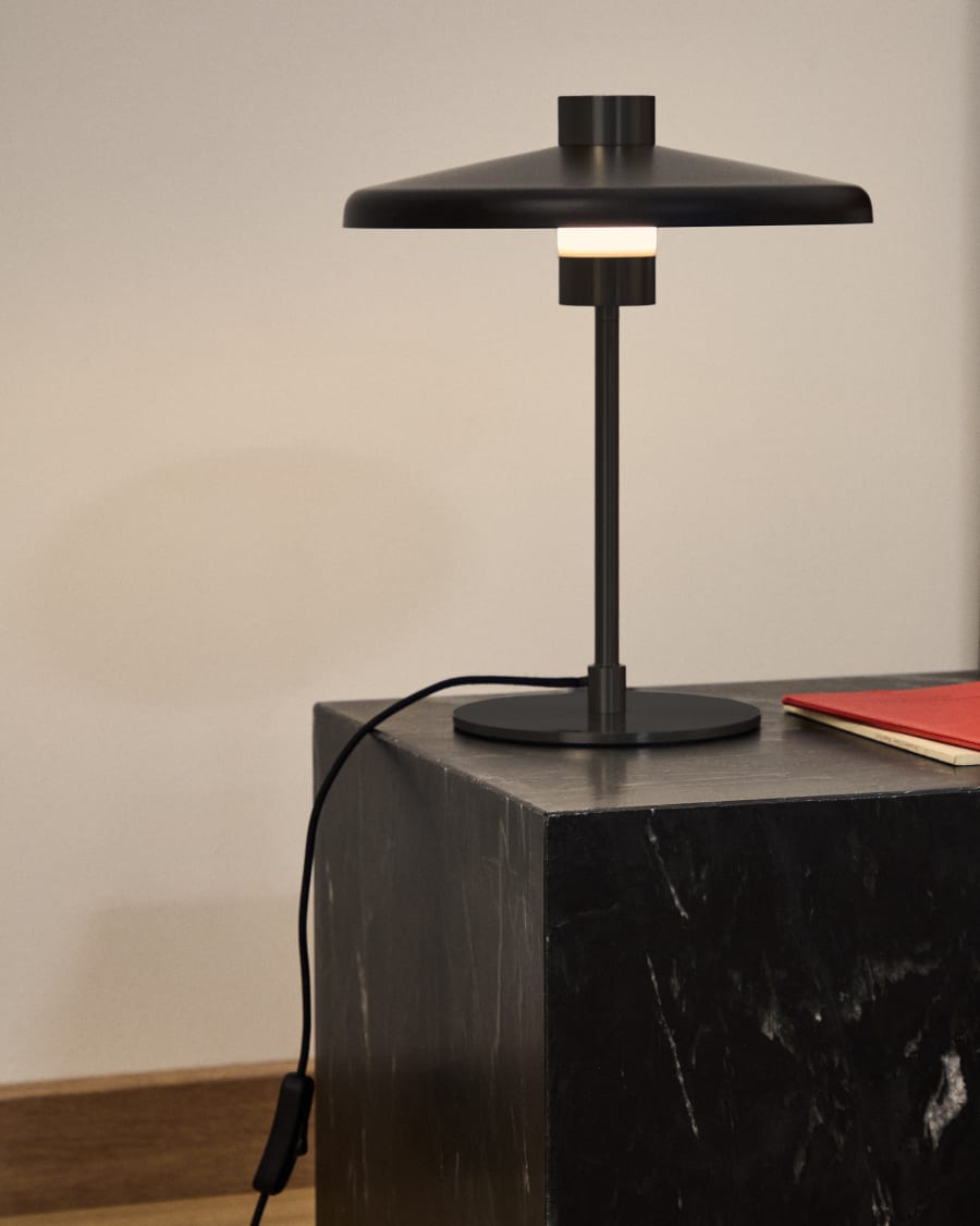 Tischlampe Nuvira aus schwarzem satiniertem Metall