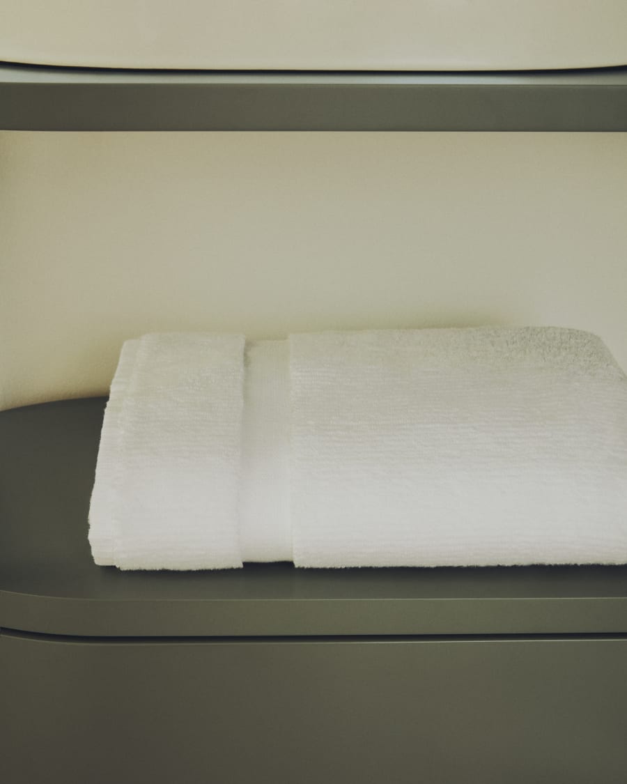 Olvira 100% cotton white jacquard bath towel 70 x 140cm